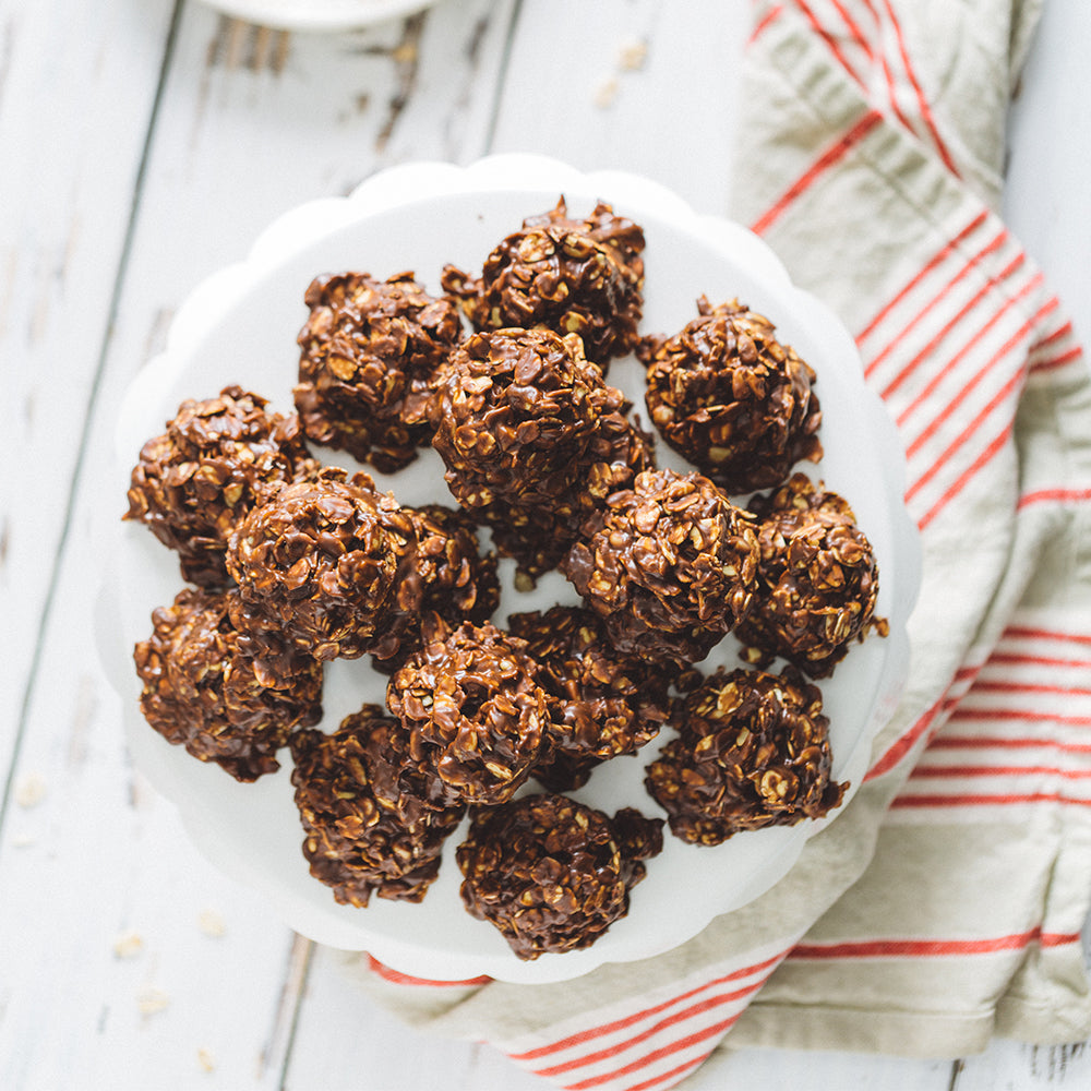 No-bake Chocolate Cookie balls with oats