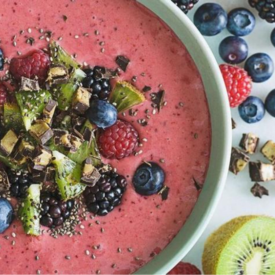 Bright, Vegan Chocolate Berry Kiwi Bowl